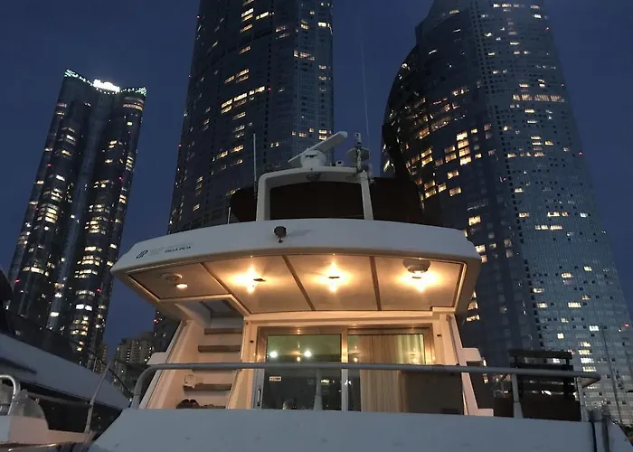 Sea And Yacht Ботель 3*