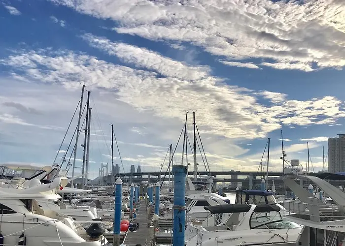 Sea And Yacht Ботель 3*