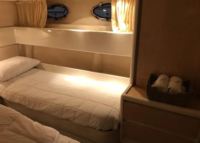 Ботель Sea And Yacht 3*