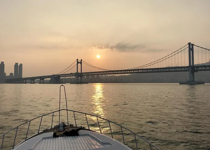 Sea And Yacht Ботель 3*