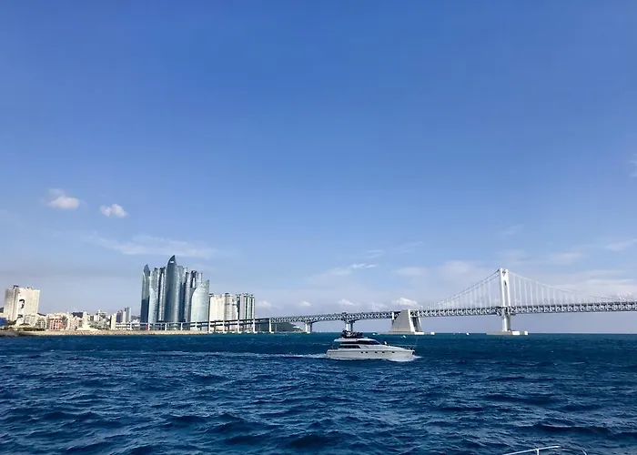 Ботель Sea And Yacht 3*
