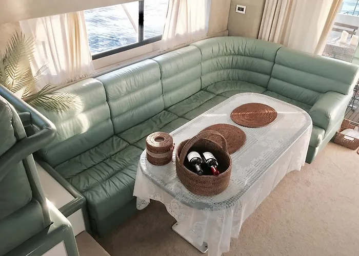 Ботель Sea And Yacht 3*