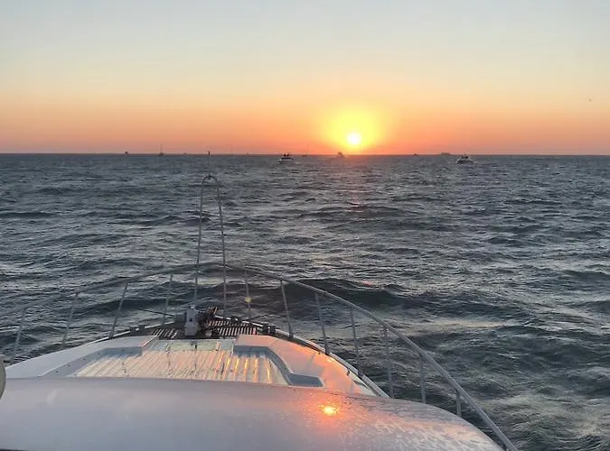 Ботель Sea And Yacht 3*