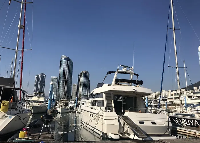 Sea And Yacht Ботель