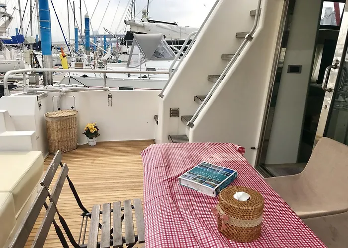 Ботель Sea And Yacht 3*